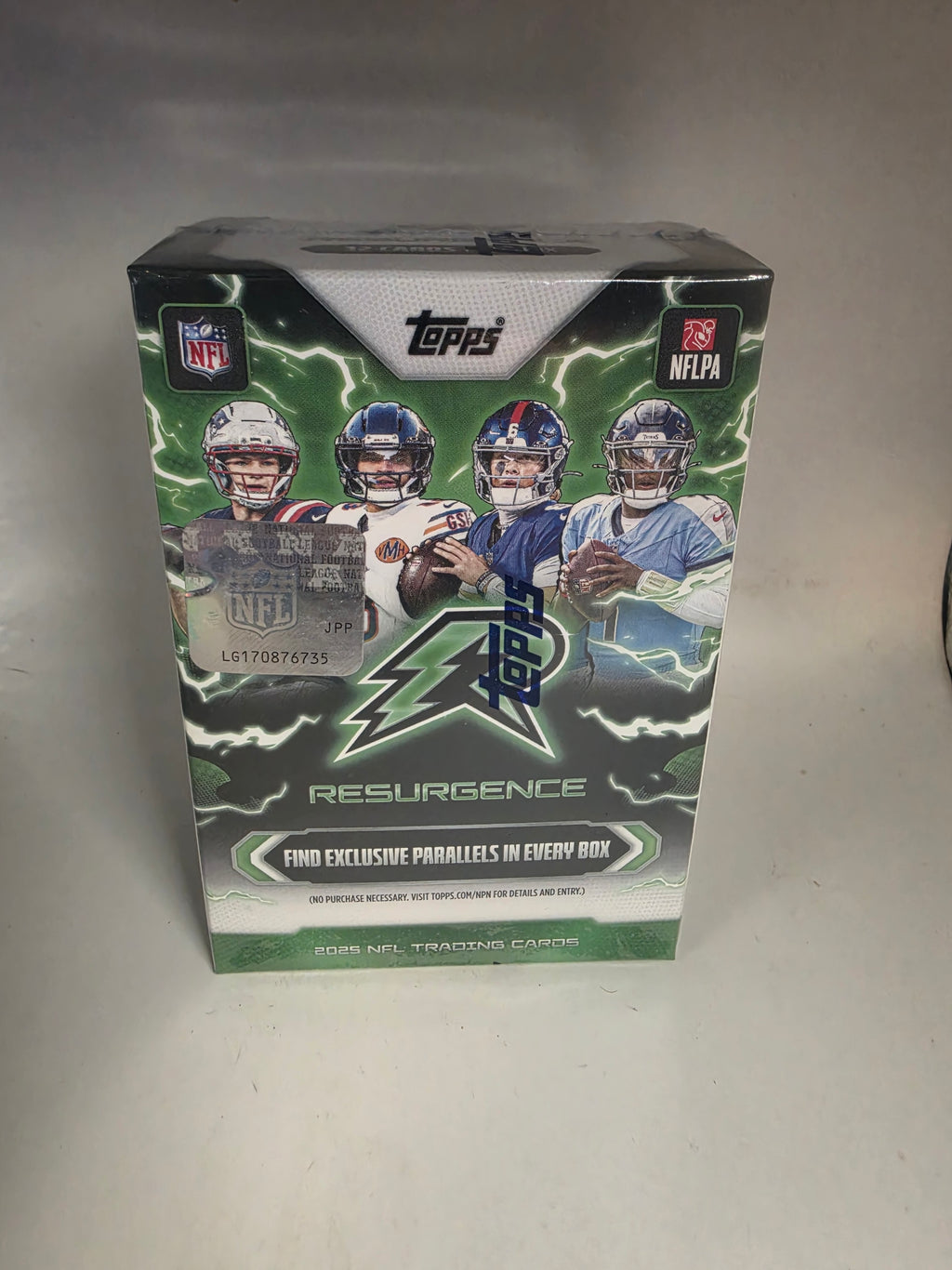 2025 Topps Resurgence Football BLASTER box (8 pks/bx)